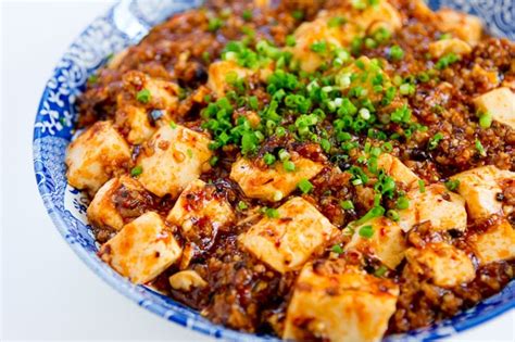  Tofu z Maoming - Czy Znajdźcie W nim Pikanterię i Świeżość W Jednym Kąsnięciu?