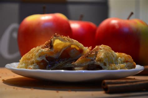  Yorkshire Pudding: Niebiańska Chrupiąca Ciastka z Pysznym Sokiem Mięsnym!