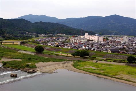 愛媛県大洲市の天気と、そこから広がる無限の物語