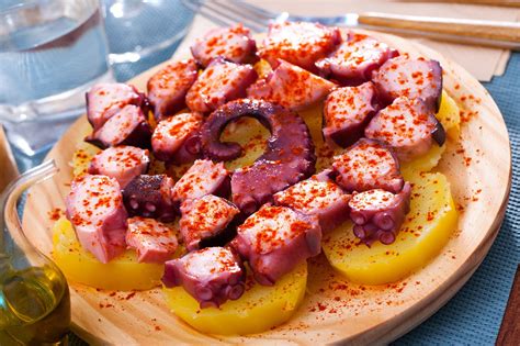  Pulpo a la Gallega: Odkryj smak oceanu wavait śródziemnomskim stylu!